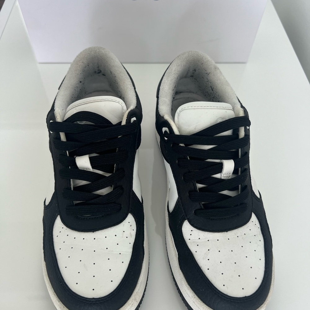 ALO Yoga Black and White Athletic Sneakers - Picture 3 of 9